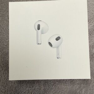 ❤️NIB Apple AirPods with White Finish❤️
